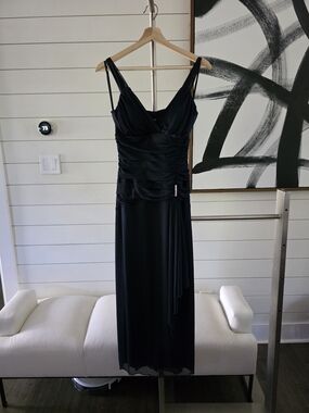 Black Ruched V-Neck Evening Dress